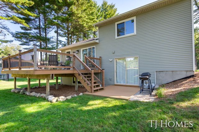 7358 High Timber Drive, Greenville, MI 48838