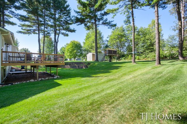 7358 High Timber Drive, Greenville, MI 48838