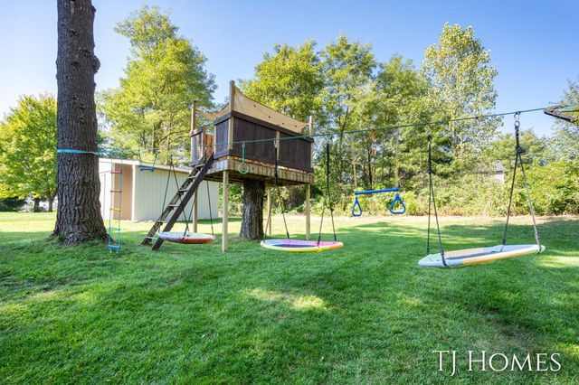 7358 High Timber Drive, Greenville, MI 48838
