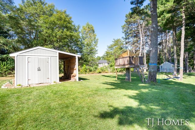 7358 High Timber Drive, Greenville, MI 48838