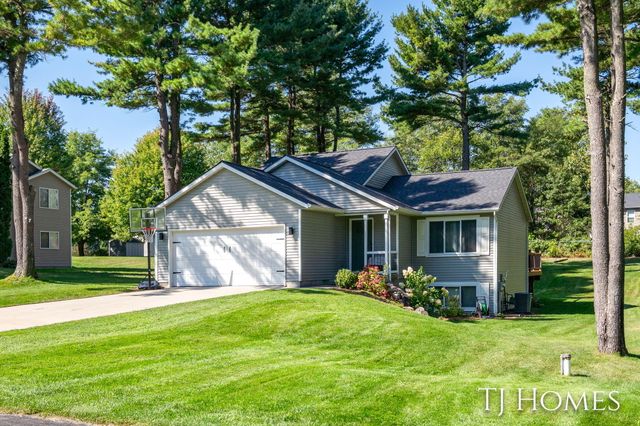 7358 High Timber Drive, Greenville, MI 48838