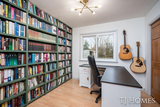 7358 High Timber Drive, Greenville, MI 48838