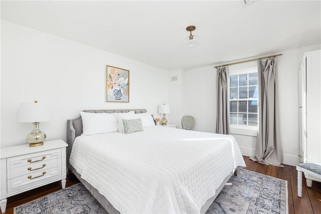 17 Old Beach Road, Newport, RI 02840