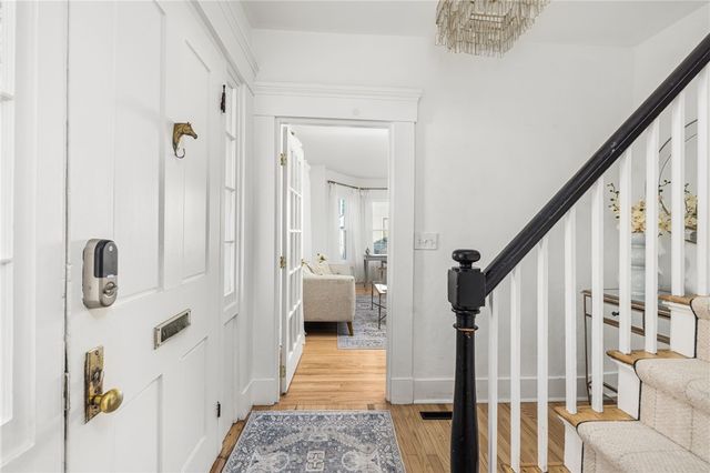 17 Old Beach Road, Newport, RI 02840