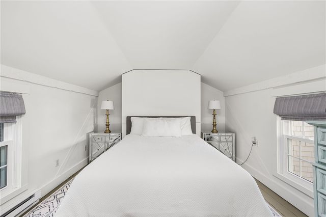 17 Old Beach Road, Newport, RI 02840