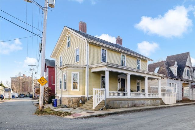 17 Old Beach Road, Newport, RI 02840