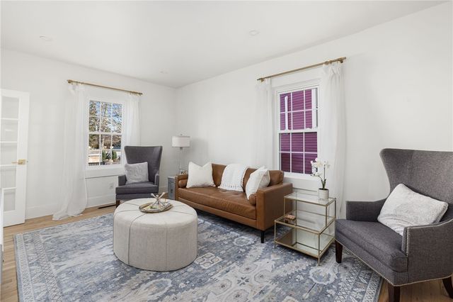 17 Old Beach Road, Newport, RI 02840