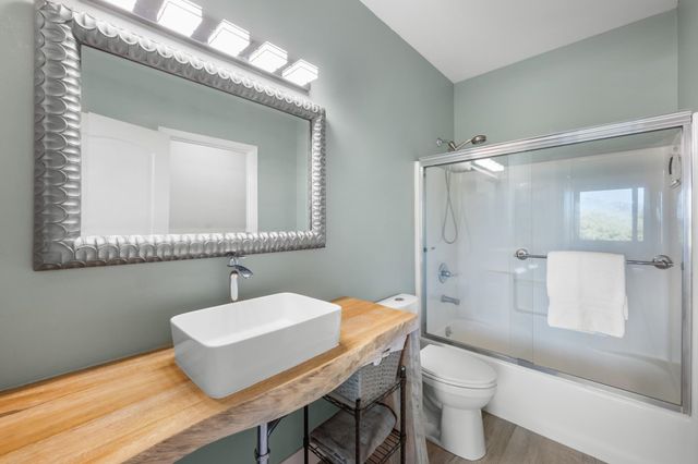 12 Areca Pl, Lahaina, HI 96761