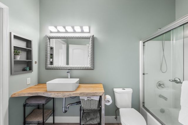 12 Areca Pl, Lahaina, HI 96761