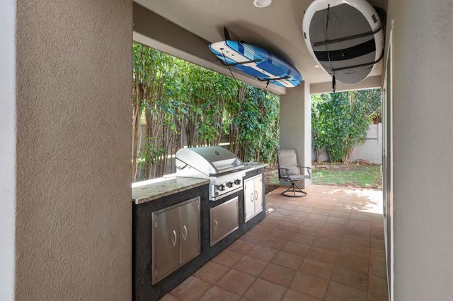 12 Areca Pl, Lahaina, HI 96761