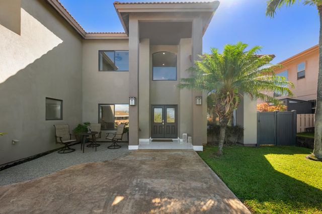 12 Areca Pl, Lahaina, HI 96761