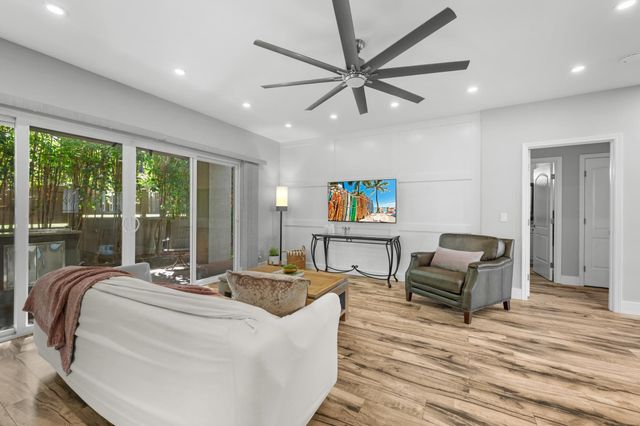 12 Areca Pl, Lahaina, HI 96761