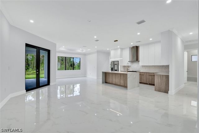 169 18th AVE NW, Naples, FL 34120