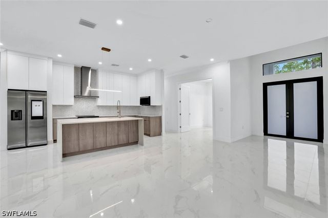 169 18th AVE NW, Naples, FL 34120