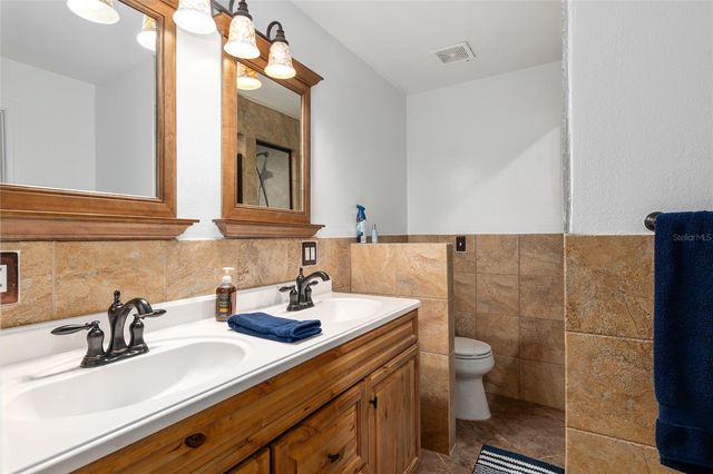 717 NE 39TH COURT, Ocala, FL 34470