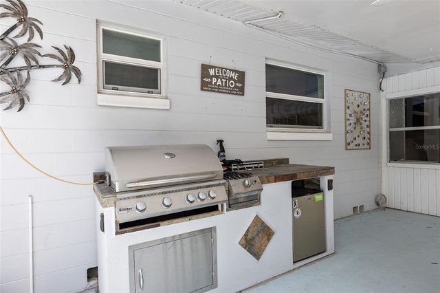 717 NE 39TH COURT, Ocala, FL 34470