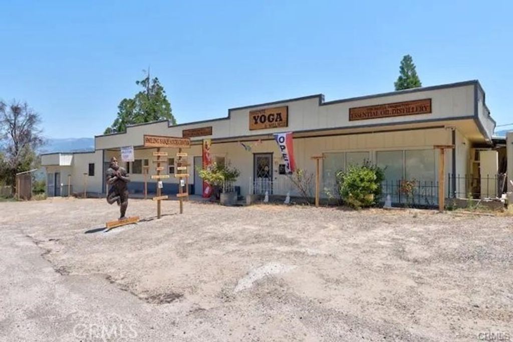38797 Highway 41, Oakhurst, CA 93644