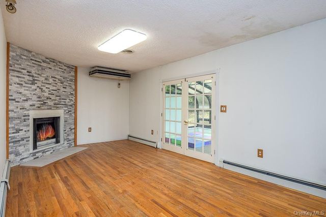 132 Neptune Drive, Monroe, NY 10950