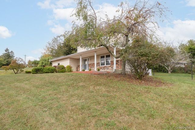 132 Neptune Drive, Monroe, NY 10950