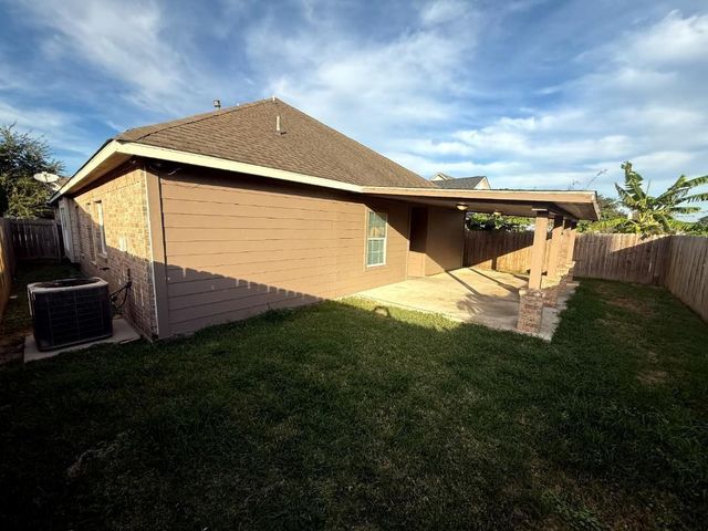 10110 Gil Jr Ln, Houston, TX 77075