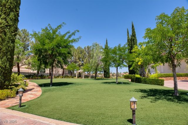 66 Innisbrook Avenue, Las Vegas, NV 89113