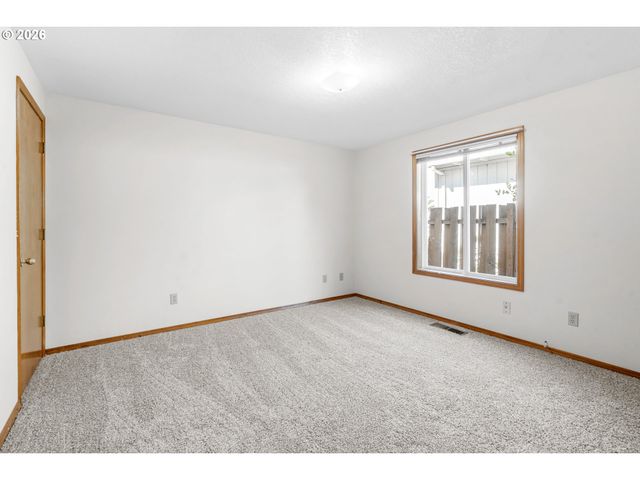 219 E MISSION Dr, Newberg, OR 97132