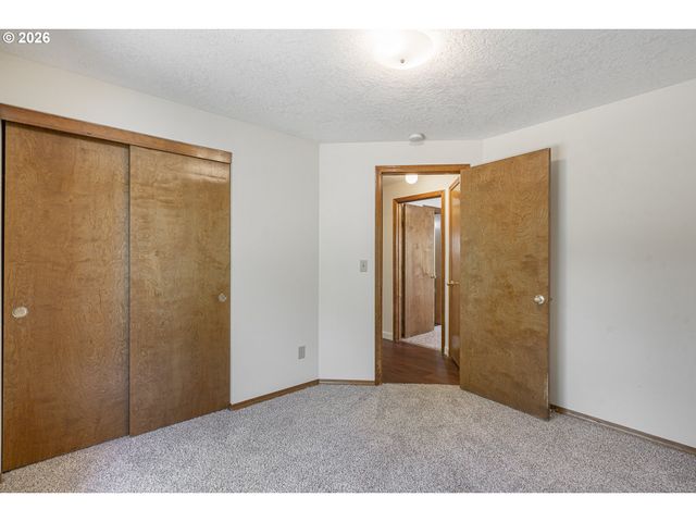 219 E MISSION Dr, Newberg, OR 97132