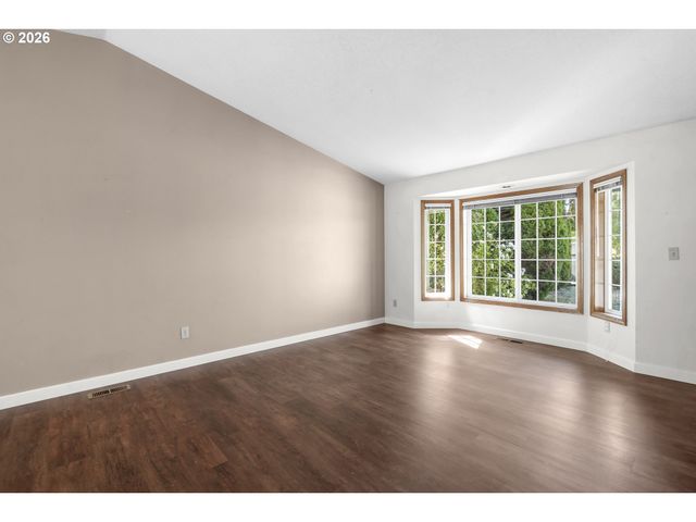 219 E MISSION Dr, Newberg, OR 97132