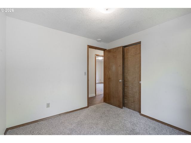 219 E MISSION Dr, Newberg, OR 97132