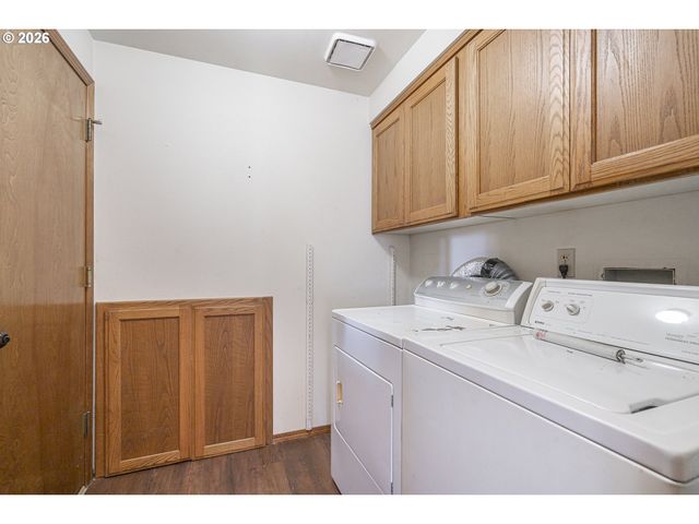 219 E MISSION Dr, Newberg, OR 97132