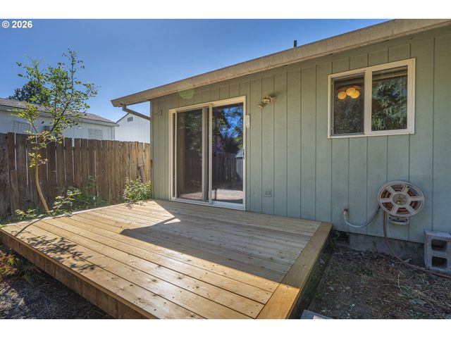 219 E MISSION Dr, Newberg, OR 97132