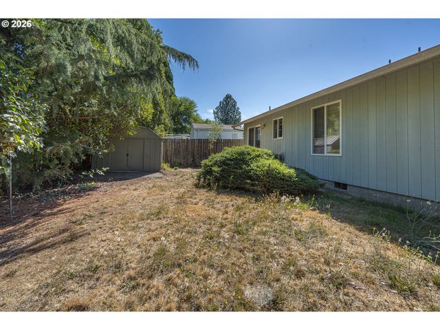 219 E MISSION Dr, Newberg, OR 97132