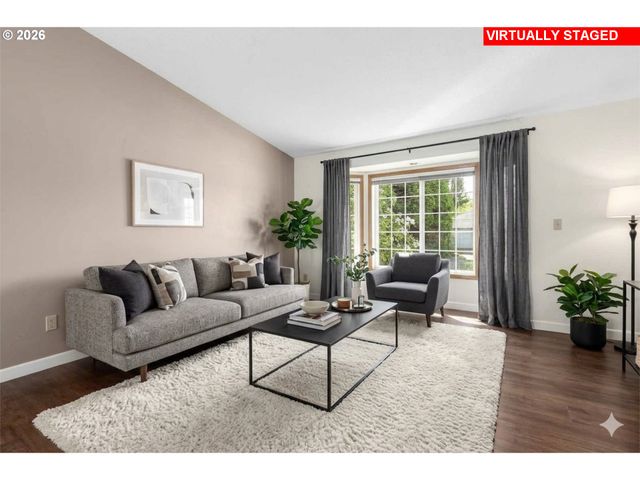 219 E MISSION Dr, Newberg, OR 97132