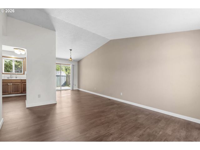 219 E MISSION Dr, Newberg, OR 97132