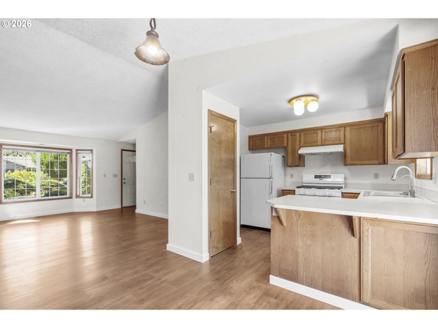 219 E MISSION Dr, Newberg, OR 97132