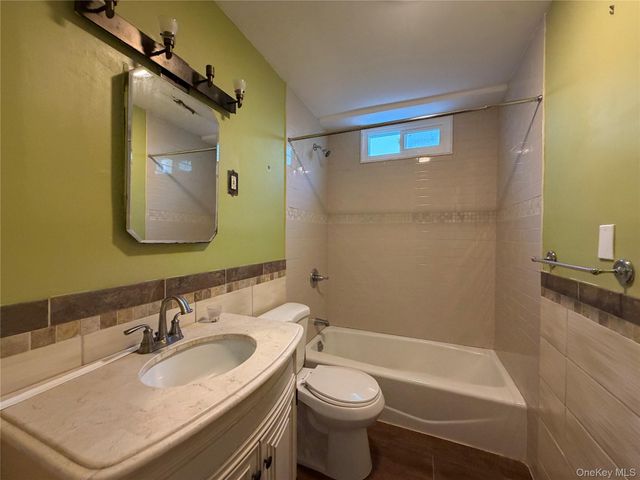 422 E CHESTER Street E 2, Long Beach, NY 11561