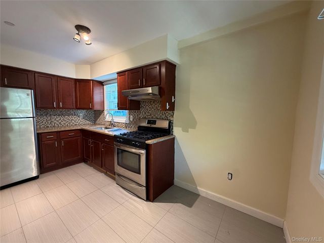 422 E CHESTER Street E 2, Long Beach, NY 11561