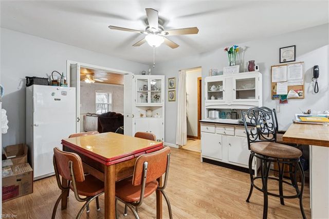 59 Woods LN, Hampton, VA 23666