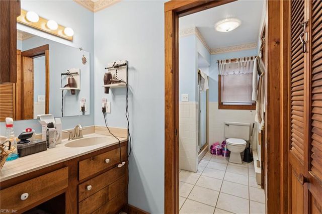 59 Woods LN, Hampton, VA 23666