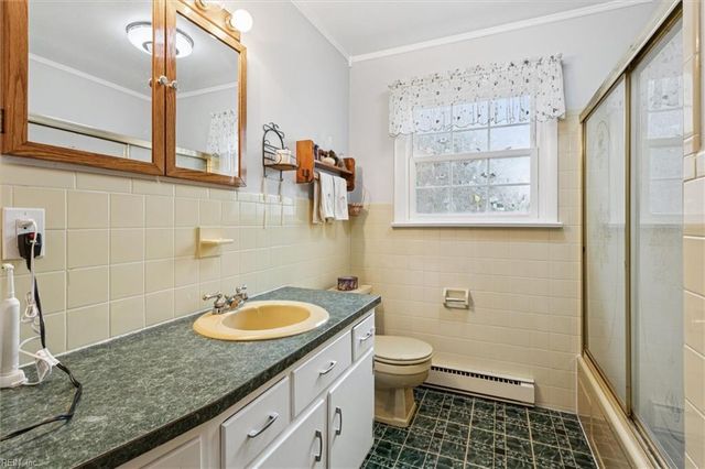 59 Woods LN, Hampton, VA 23666