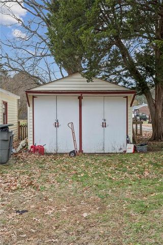 59 Woods LN, Hampton, VA 23666