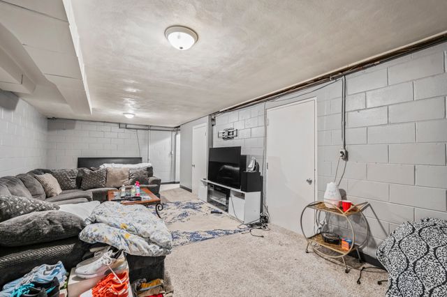 3225 Easton Boulevard, Des Moines, IA 50317
