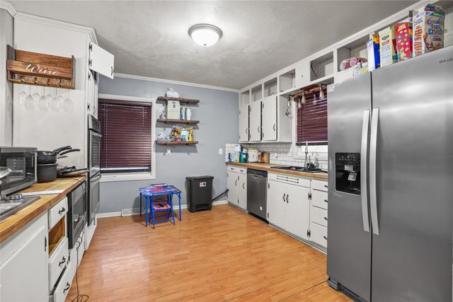 3225 Easton Boulevard, Des Moines, IA 50317