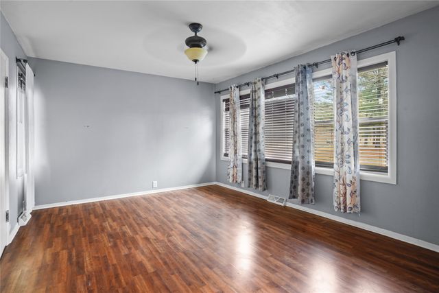 3225 Easton Boulevard, Des Moines, IA 50317