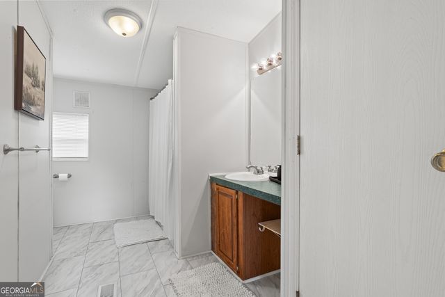 231 Lakeshore Drive, Eatonton, GA 31024