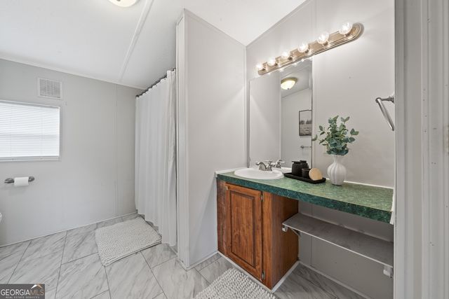 231 Lakeshore Drive, Eatonton, GA 31024