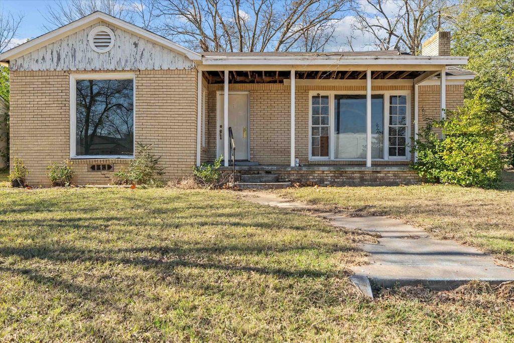 816 N Englewood, Tyler, TX 75702