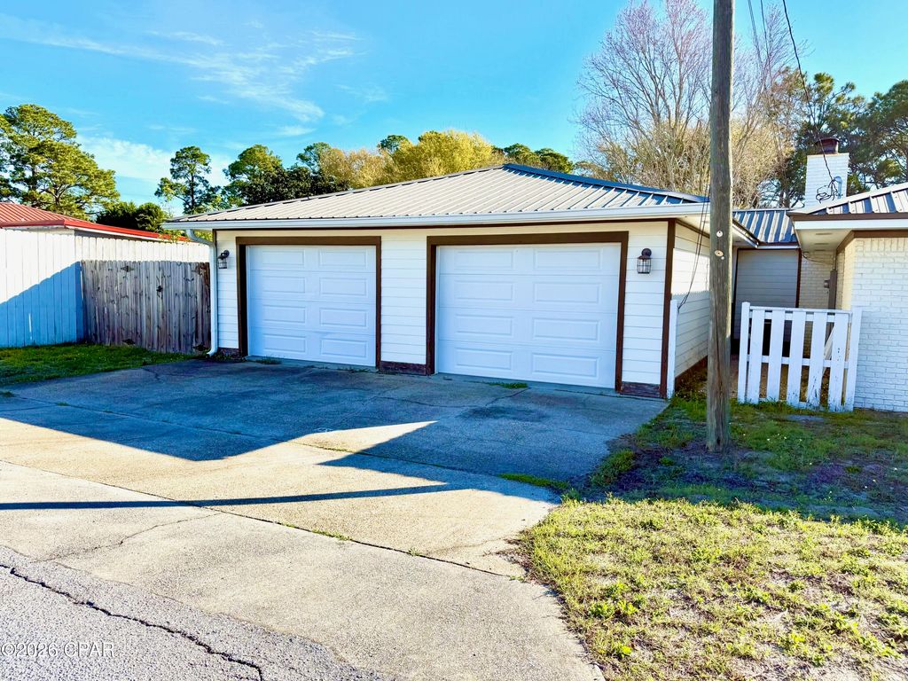 Image 4 of property listing at 201 Armstrong Circle, Panama City Beach, FL 32413