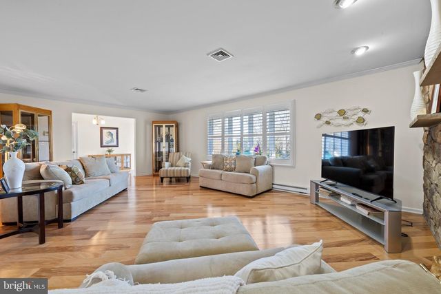 2563 SHELLY RD, Harleysville, PA 19438