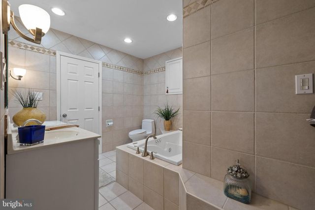 2563 SHELLY RD, Harleysville, PA 19438